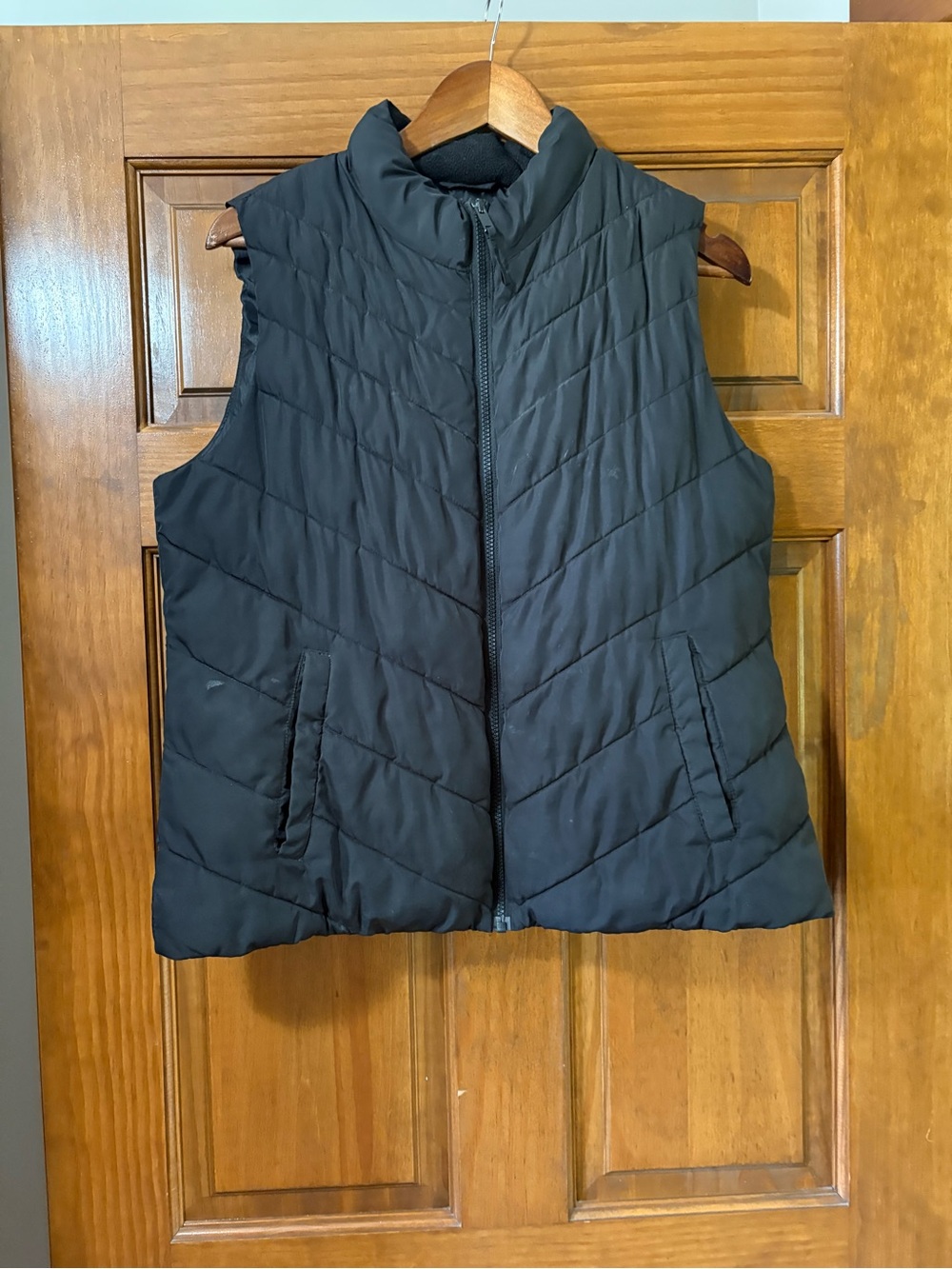 GAP Black Quilted Puffer Vest